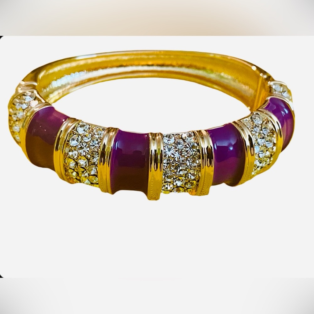 Ladies White Crystal And Gold Tone Bracelet!